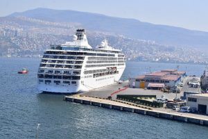 70 kruvaziyer İzmir’e 100 bin turist getirecek