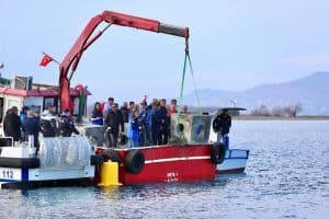 Aliağa Körfezi’nde ilk yapay resifler denizle buluştu