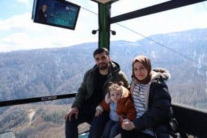 Kartepe’de teleferiğin ilk yolcusu 1 yaşındaki Mila bebek