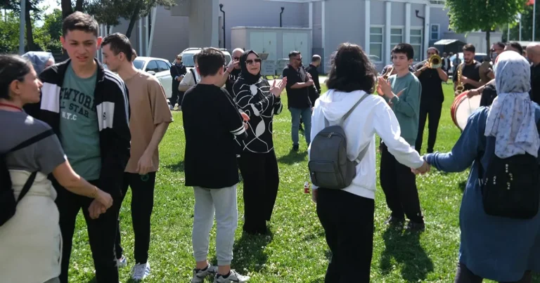 Sakarya Kent Orkestrası’ndan yürekleri ısıtan hareket